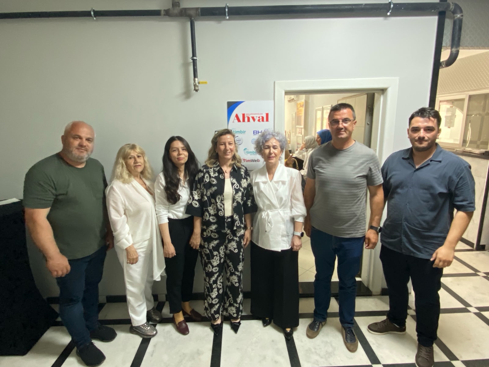 Edirne’de ilkeli, doğru ve objektif habercilik anlayışıyla kentin nabzını tutan, yerel basının güçlü sesi edirneahval.com internet haber sitesi, yayın hayatındaki 10’uncu yılını gururla kutladı.